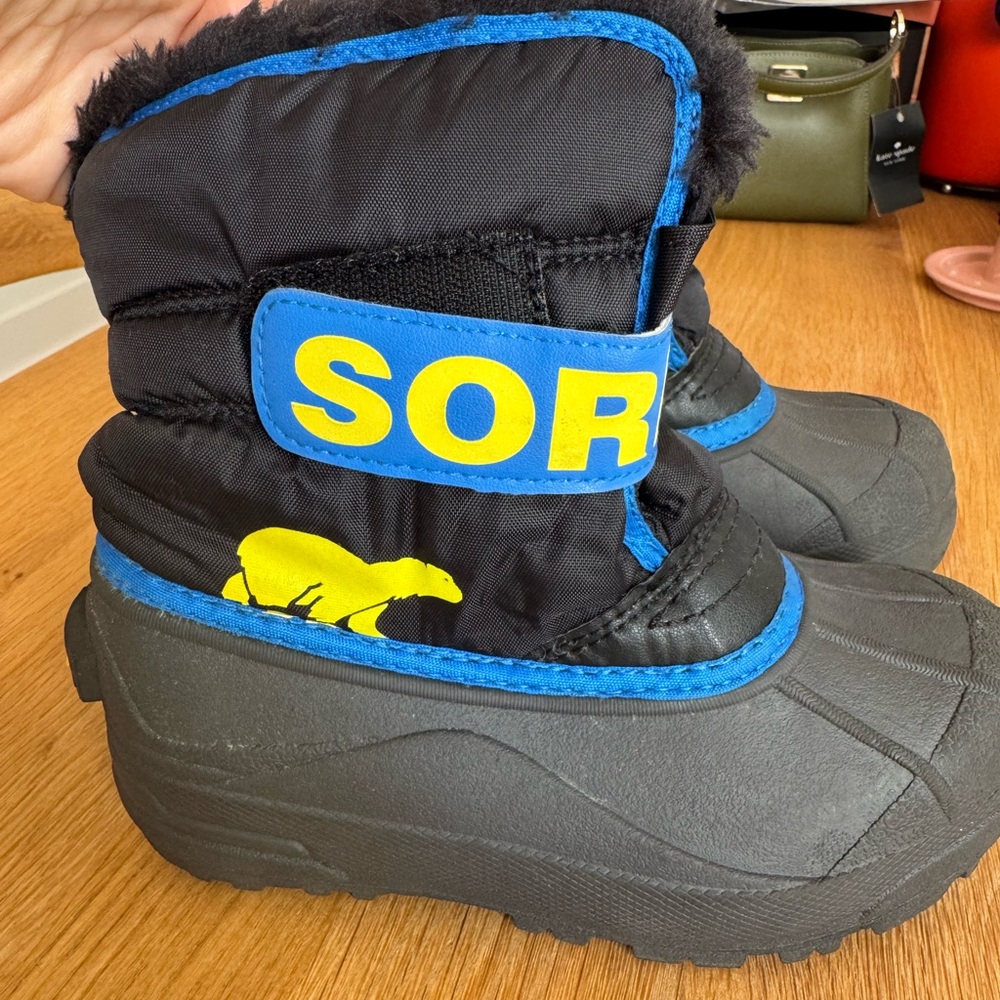 Kids LIKE NEW Sorel Black and Blue Winter Boots - Picture 4 of 6